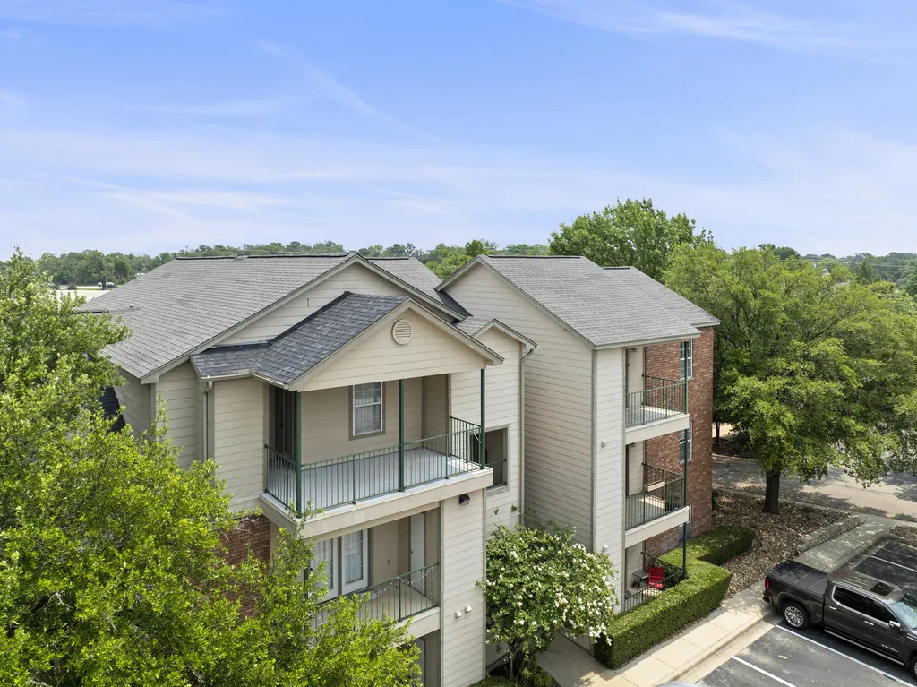 Turtle Creek Village photo 8