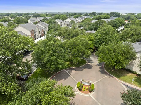 Turtle Creek Village photo 2